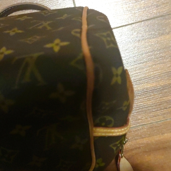 Authentic Louis Vitton Handbag - Picture 12 of 13